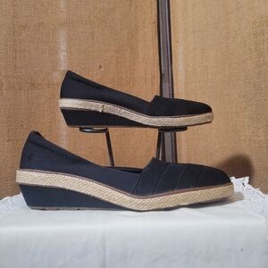 Black GRASSHOPPER Spandrilles Wedge Slip On Shoes with Ortholite Cushioning  6.5